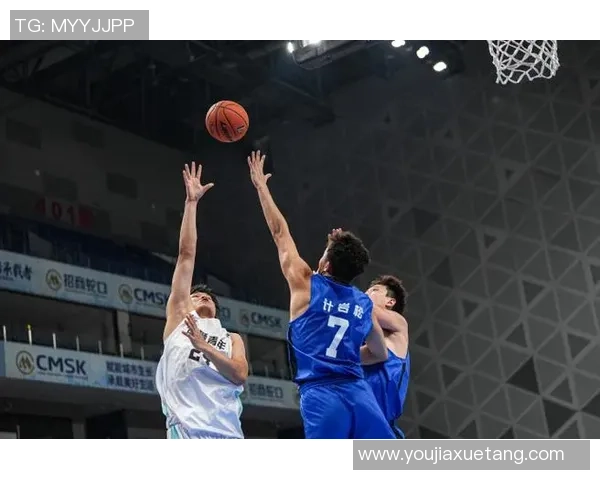 广州篮球队在锦标赛中的灵活性表现分析与战术探讨